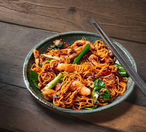Chicken schezwan garlic noodles