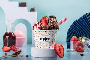 Chocolate & Strawberry  Sundae. - 200ml