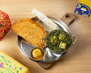 Palak Paneer With 2 Chero Phulka