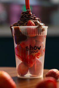 Nutella-dipped Strawberry Delight