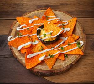 Nachos with cheese dip