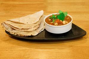 3 Pulka With Chicken Curry