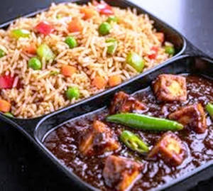 Chilli Paneer With Fried Rice