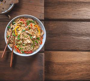 Chicken hakka noodles