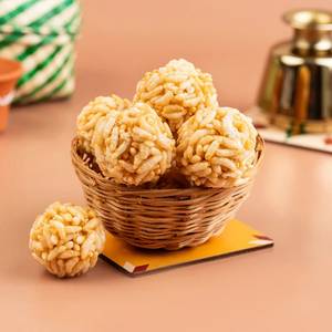 Jaggery Pori Urundai (Puffed Rice Jaggery Laddu)