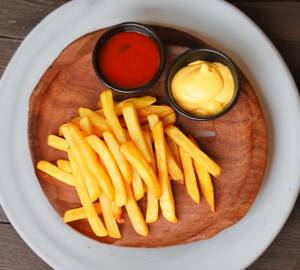 Salted french fries with cheese dip