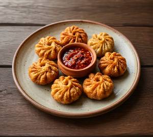 Veg Fried Momos (6 Pieces)