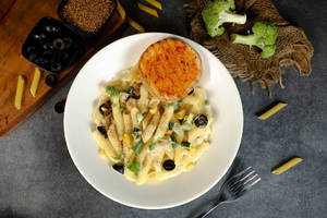White Sauce Pasta Veg