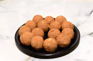 Ghee Gond Laddu