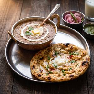 Dal Makhani With Chur Chur Naan