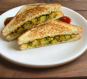 Aloo Pyaz Sandwich