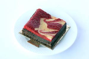 A Spl Red Velvet Brownie