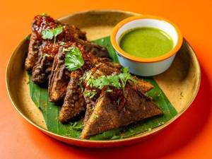 Kuttu Paneer Pakoda (4pcs)