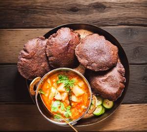 4 Kuttu Ki Puri With Aloo Gravy