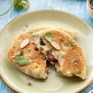 Stuffed Naan Kashmiri