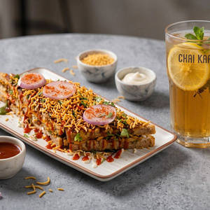 Indori Masala Sandwich With Iced Tea