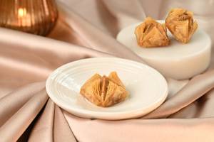 Baklava Pouch