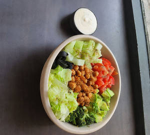 Mediterranean Chickpea Bowl