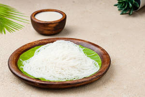 Idiyappam (3 Pcs) With Coconut Milk