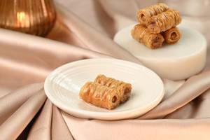 Biscoff cashew swirls Baklava