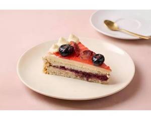 Vanilla Berry Slice Cake