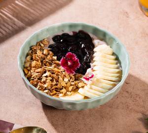 Oats & Nuts Smoothie Bowl