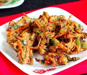 Veg Pakoda (8 Pcs)