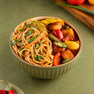 Chilli Paneer Hakka Noodles Bowl
