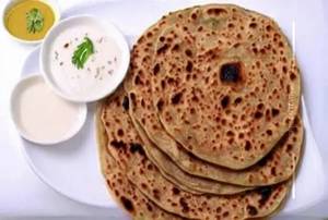Pyaaz Mirchi Paratha