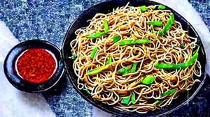 Veg Hakka Noodles