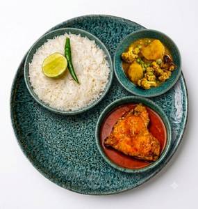 Bong Half Fish Kalia Thali
