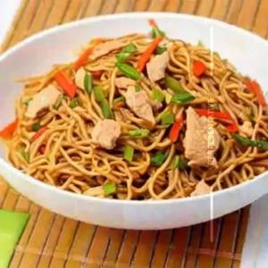 Plain Chicken Hakka Noodles