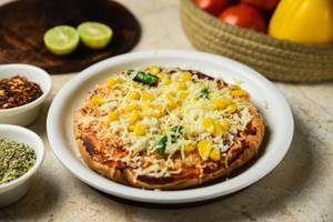 Cheesy Corn & Green Chilly Pizza