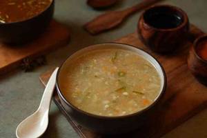Veg Sweet Corn Soup [Regular (500 ml)]