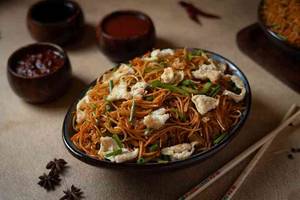 Egg Schezwan Hakka Noodles