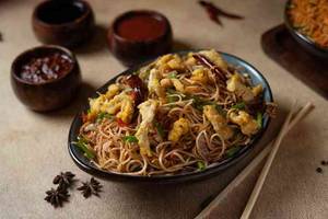 Chicken Chilli Garlic Hakka Noodles