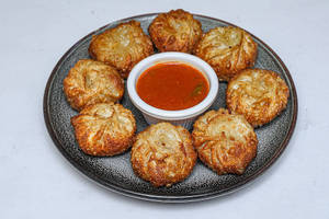 Veg Fried Momo (8 Pcs)