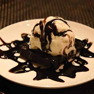 Chocolate Brownie With Icecream