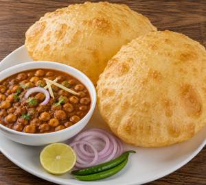 Chole Bhature ( 2 Pieces)