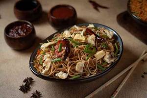 Egg Chilli Garlic Hakka Noodles