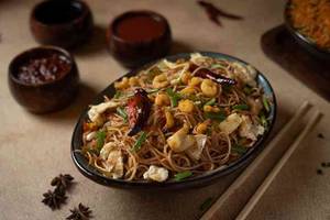 Mixed Chilli Garlic Hakka Noodles