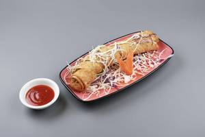 Veg Spring Roll (2Pcs With Roasted Tomato - Garlic Sauce)