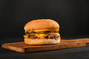 Classic Cheeseburger