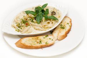 Pasta in White Sauce
