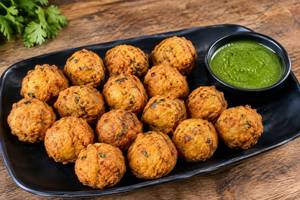 Special dali bara with green chutney