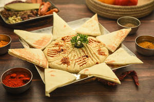 Special Garlic Hummus Pita