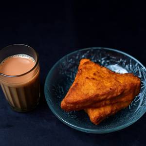 Chai With Bread Pakoda