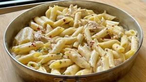 Chicken Whit Sauce Pasta