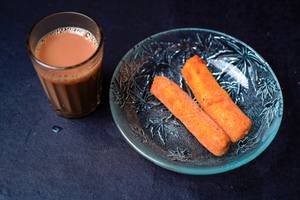 Chai With Paneer Pakoda
