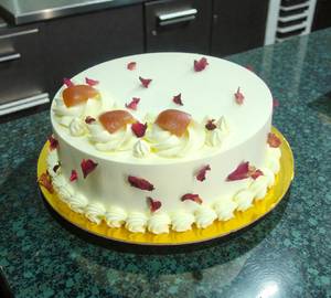Mini Eggless Gulab Jamun Vanilla Cake – 300G